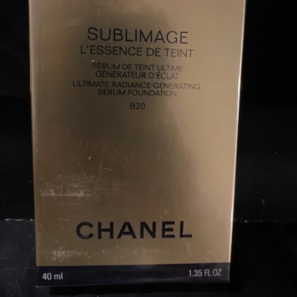 Chanel Sublimage L'Essence de teint- Serum Foundation in BD20